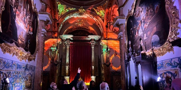 La experiencia inmersiva ‘El oro de San Juan’ vuelve a Valencia fusionando patrimonio, luz y música