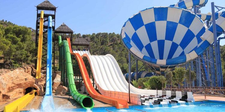 Los mejores parques acuáticos de la Comunitat Valenciana para visitar en el verano de 2025