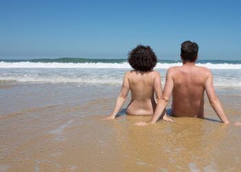 Playas de tradición naturista en Valencia: rincones de naturaleza y libertad como filosofía de vida