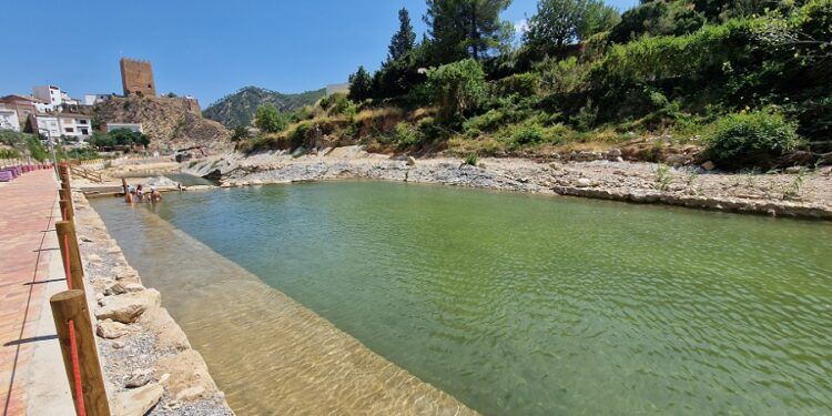 Sot de Chera reabre provisionalmente la playa fluvial de El Gruñidor, rincón dañado por la dana