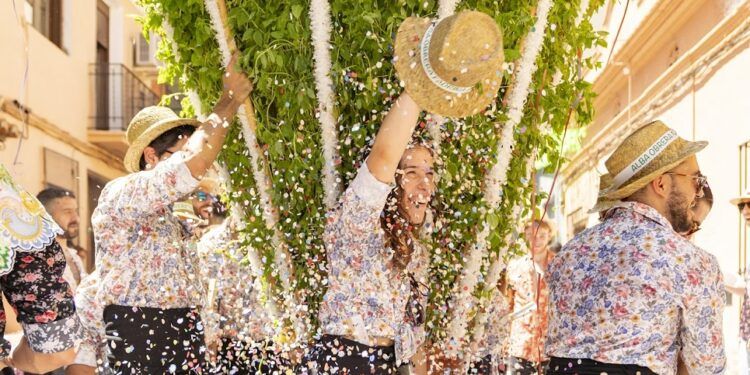 Bétera se llenará de confeti, pólvora y aroma de albahaca con las Festes de les Alfàbegues 2025