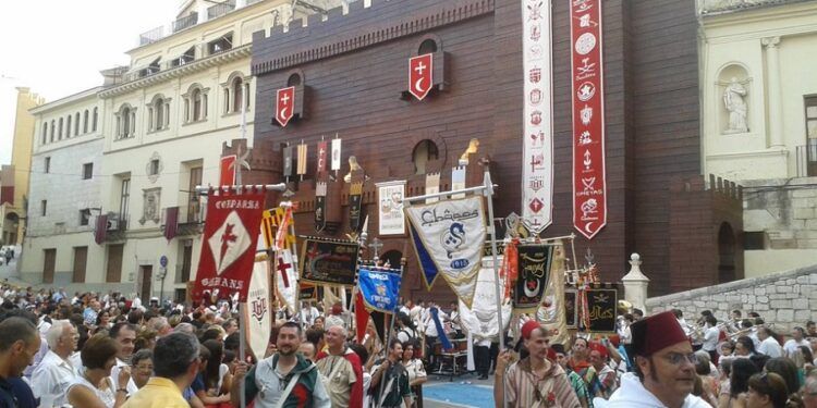 Arrancan los Moros y Cristianos de Ontinyent 2025, gran Fiesta de Interés Turístico Internacional