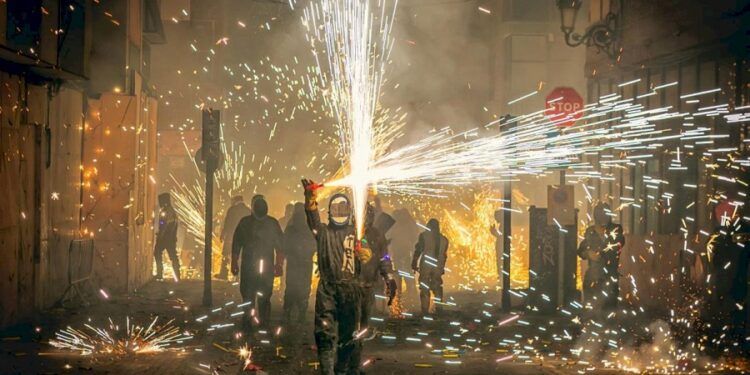 Programa Fiestas Mayores Paterna 2025: tradición, pólvora y música en la trilogía ‘Foc, Festa i Fe’