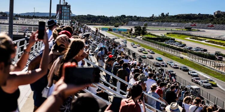El Circuit Ricardo Tormo de Cheste acoge un completo fin de semana de carreras gratuitas