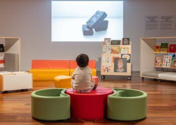 El IVAM ofrece este verano un espacio de juego libre gratuito para bebés con el taller ‘Juguetoría’