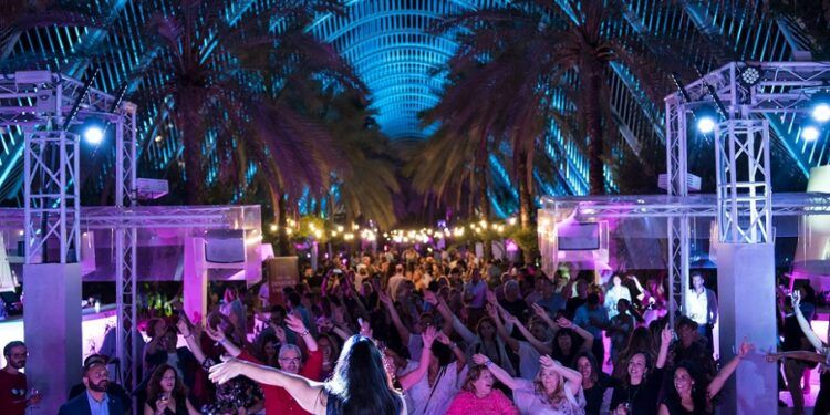 La II Noche de Vino y Música llega a Valencia con gastronomía local, música y vinos valencianos