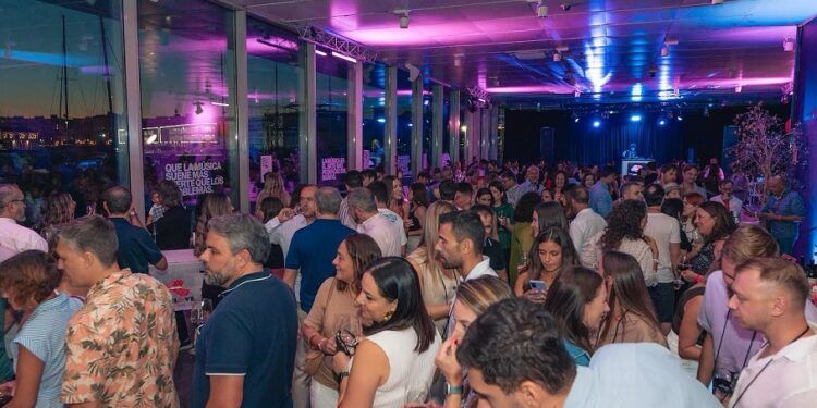 Vinlove Winefest 2025: vuelve el festival de vino y música de Valencia con vistas al mar