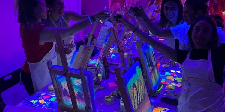Arte y vino en Valencia: experiencias originales para disfrutar de la creatividad en la ciudad