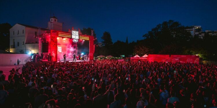 Casal Viveros Mahou vuelve a Valencia con almuerzos de autor, tapas y conciertos gratuitos