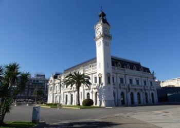 El Edificio del Reloj de Valencia acoge una exposición gratuita con objetos y recuerdos del Marítimo