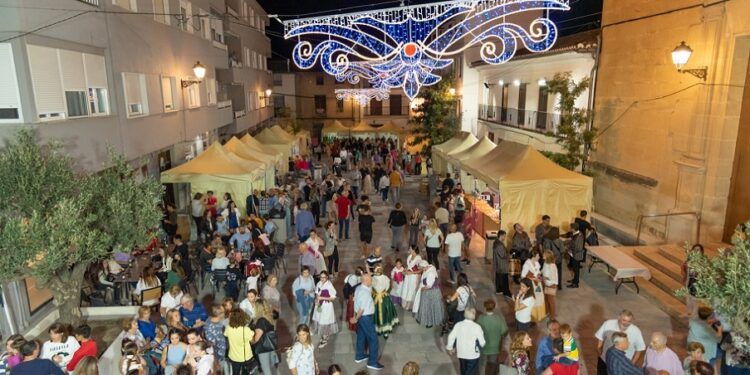 La esperada cita comercial y gastronómica de la Pobla del Duc da la bienvenida al mes de octubre
