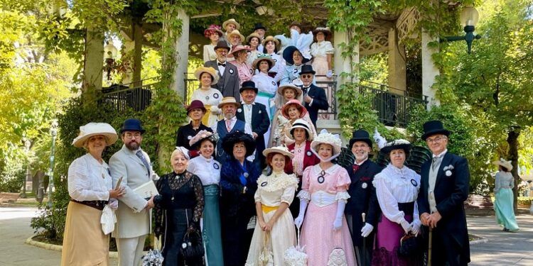 La Feria Modernista de Alcoy 2025, una de las más importantes de España, llega este septiembre