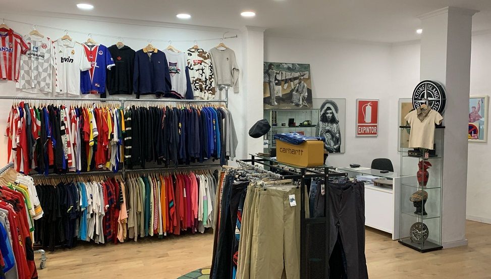 Regresa a Valencia el mercado vintage «más loco de España» con miles de prendas a 10 euros