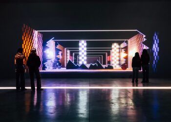 Valencia estrena una exposición sobre la ‘Ruta del Bakalao’ con música, objetos y fotos de época
