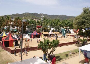 Gran mercado medieval con recreaciones en la Pobla de Vallbona, entre los mayores de la provincia