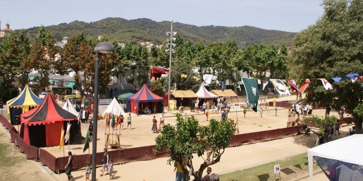 Gran mercado medieval con recreaciones en la Pobla de Vallbona, entre los mayores de la provincia