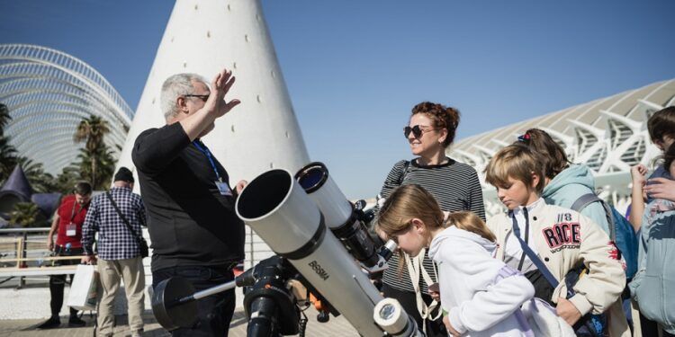 La Ciutat de les Arts i les Ciències programa en septiembre observaciones astronómicas gratuitas