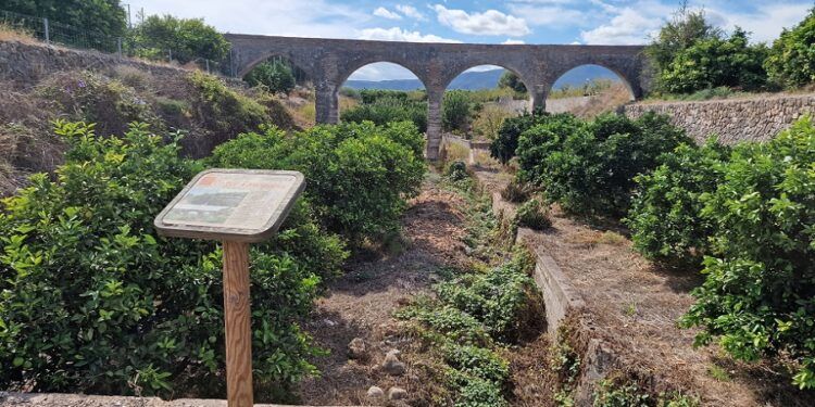 Las Tres Rutas de Beniarjó, un bello paseo entre naranjos para descubrir el señorío de Ausiàs March