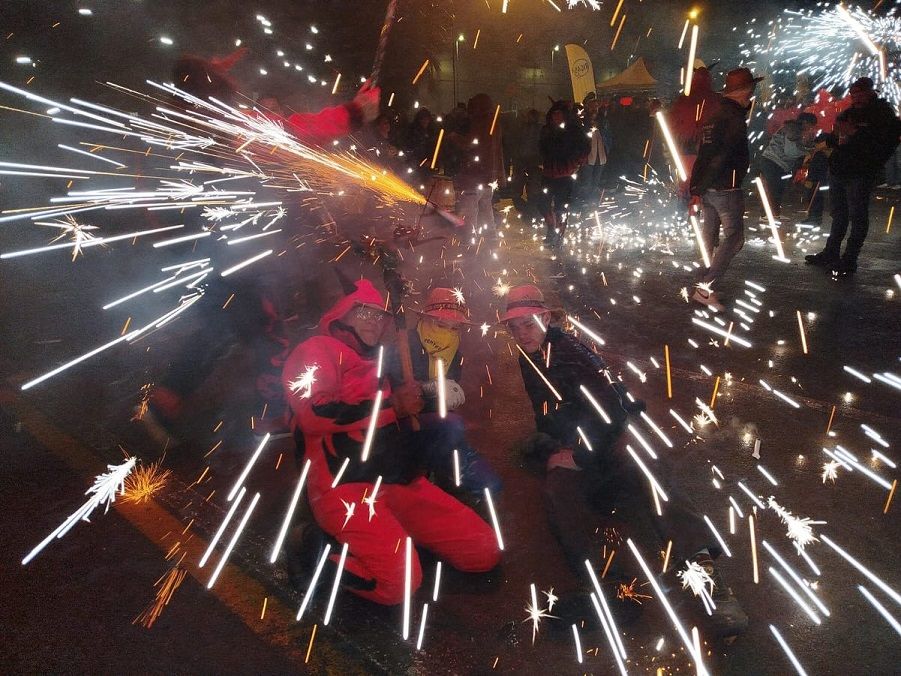 Gran fin de semana pirotécnico en Burjassot con passejà, correfoc, cordà, despertà y mascletà