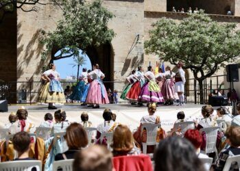 Los bailes regionales de Balls al Carrer regresan a plazas de Valencia con actuaciones gratuitas