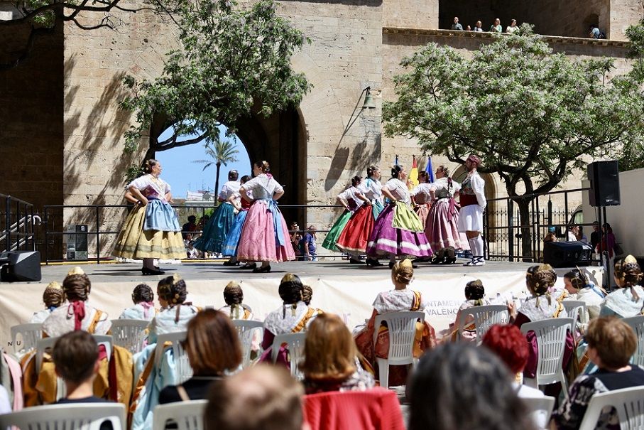 Los bailes regionales de Balls al Carrer regresan a plazas de Valencia con actuaciones gratuitas