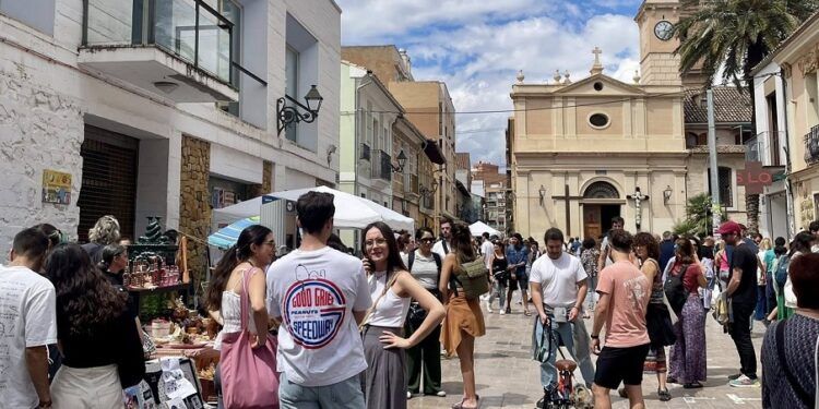 Regresa Benimarket, el popular mercado de Valencia con artesanos y comercios de Benimaclet