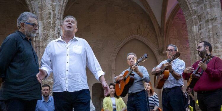 La ciudad de Valencia celebra el ‘Dia del Cant Valencià d’Estil’ con una gran actuación itinerante