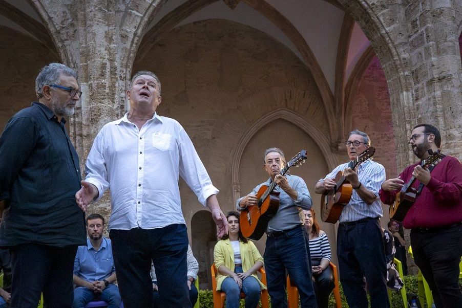 La ciudad de Valencia celebra el ‘Dia del Cant Valencià d’Estil’ con una gran actuación itinerante