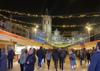 La Feria de Artesanía de Navidad de Valencia regresa a la plaza de la Reina desde esta semana