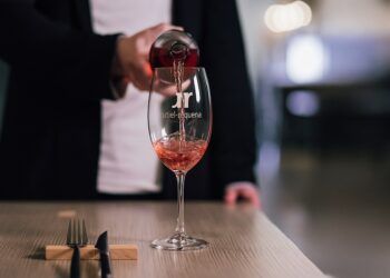 Feria del Vino en Valencia con música en vivo, gastronomía y 36 bodegas de la DO Utiel-Requena