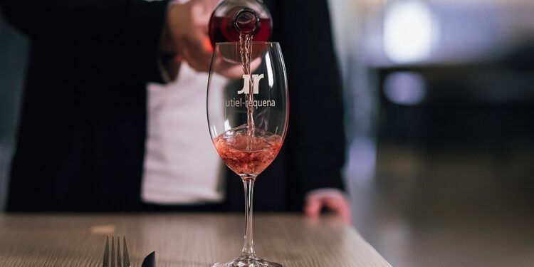 Feria del Vino en Valencia con música en vivo, gastronomía y 36 bodegas de la DO Utiel-Requena