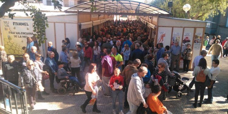 Fivamel, la gran feria de la miel valenciana, endulzará Montroy con todo tipo de productos apícolas