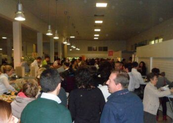 Ontinyent estrena el Mercat del Vi con gastronomía local, música en directo y bodegas de la tierra