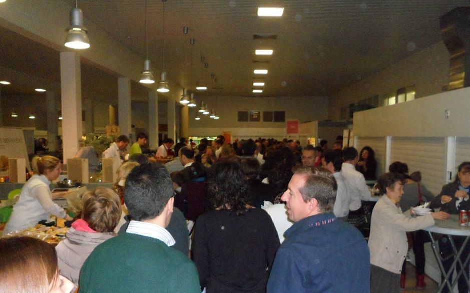 Ontinyent estrena el Mercat del Vi con gastronomía local, música en directo y bodegas de la tierra