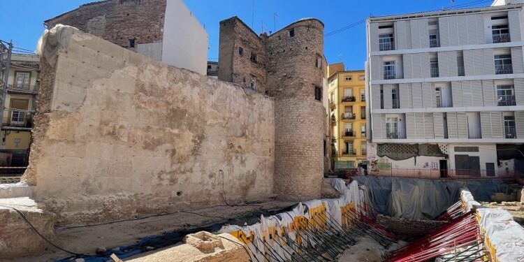 Un futuro jardín arqueológico en El Carmen mostrará una parte de la muralla islámica de Valencia