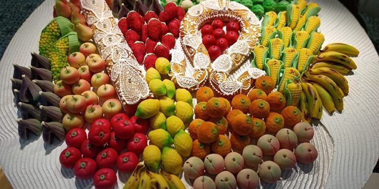 Descubre los premios a la mejor mocadorà y escaparate en Valencia por Sant Donís 2025