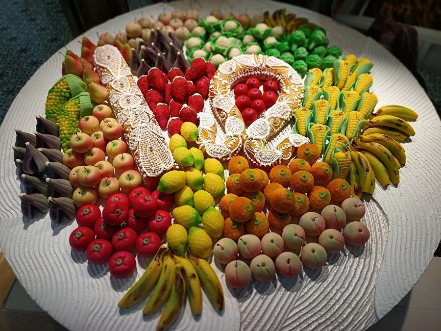 Descubre los premios a la mejor mocadorà y escaparate en Valencia por Sant Donís 2025