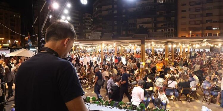 La Fira Alzira Oberta 2025 llega este fin de semana con más de 100 expositores, conciertos y tapeo