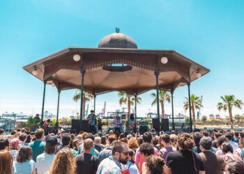 La música en directo vuelve frente al mar con los conciertos de la Pérgola de la Marina de Valencia