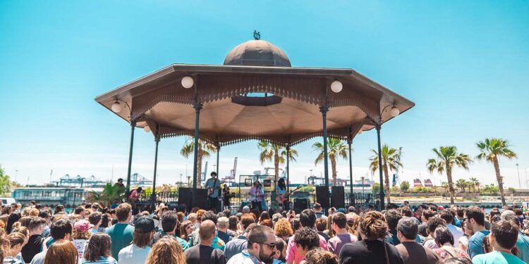 La música en directo vuelve frente al mar con los conciertos de la Pérgola de la Marina de Valencia