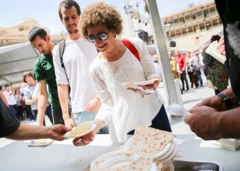 Vuelve la Fira de les Comarques a Valencia: turismo, tradición y sabor en los Jardines de Viveros