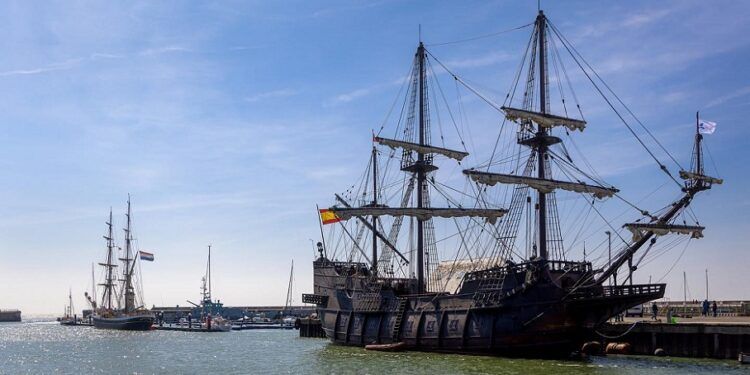 El Galeón Andalucía visita Valencia antes de su viaje a Estados Unidos, donde estará varios años