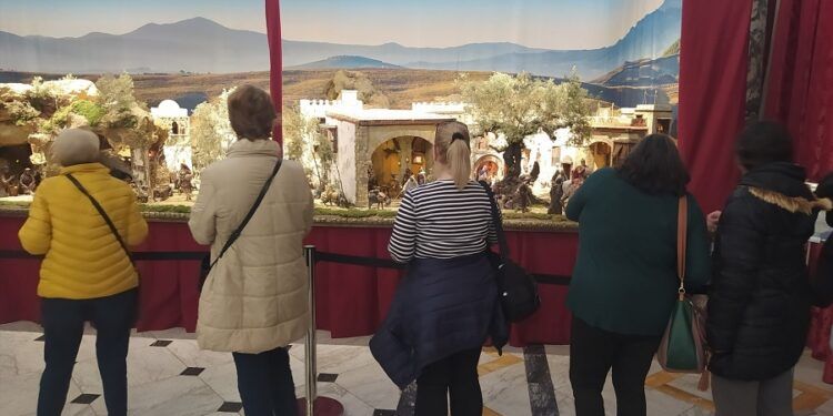 El belén monumental del Salón de Cristal de Valencia vuelve con tradición y guiños a la cultura local