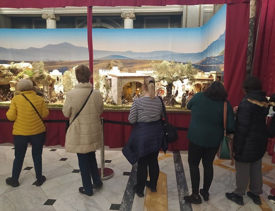 El belén monumental del Salón de Cristal de Valencia vuelve con tradición y guiños a la cultura local