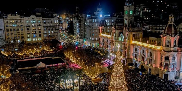 Música, luces y pólvora inauguran la Navidad este viernes en la plaza del Ayuntamiento de Valencia