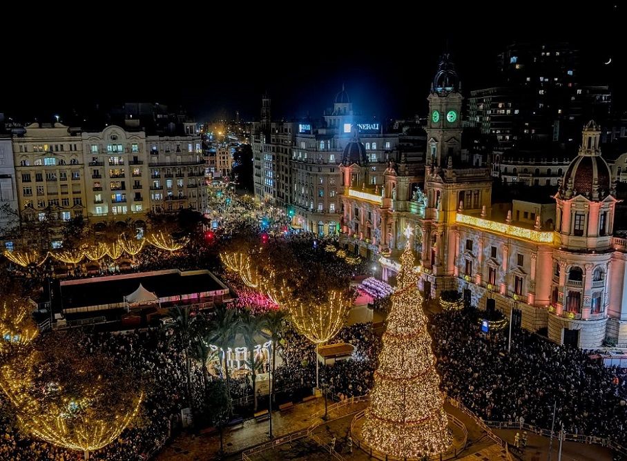 Música, luces y pólvora inauguran la Navidad este viernes en la plaza del Ayuntamiento de Valencia