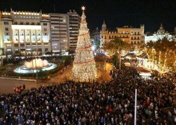 Valencia prepara la Navidad con 45 árboles y 274 arcos luminosos repartidos por toda la ciudad
