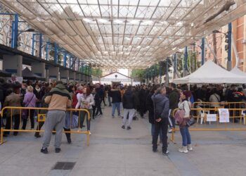 Vuelve el tradicional mercadillo solidario anual con objetos perdidos del aeropuerto de Manises