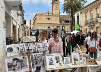 Gran edición navideña de Benimarket, el mercado popular con artesanos y comercios de Benimaclet