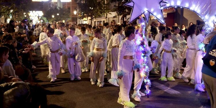 Una macrocabalgata de Reyes solidaria recorrerá el Marítimo de Valencia el próximo 4 de enero